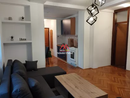 Petra Drapšina | 4zida.rs