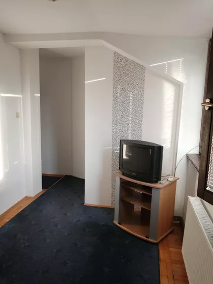 Trg Pavla Stojkovića 3 | 4zida.rs