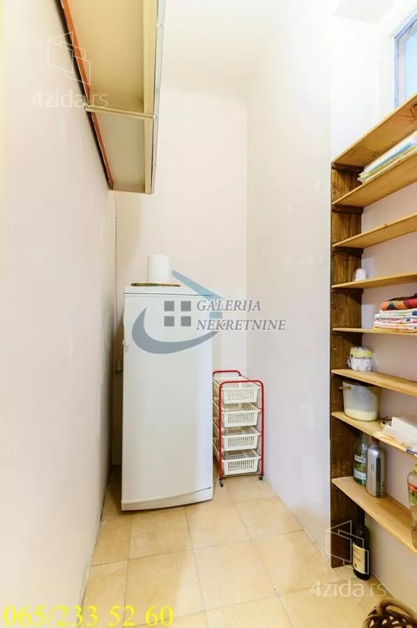 Četvoroiposoban stan | 4zida