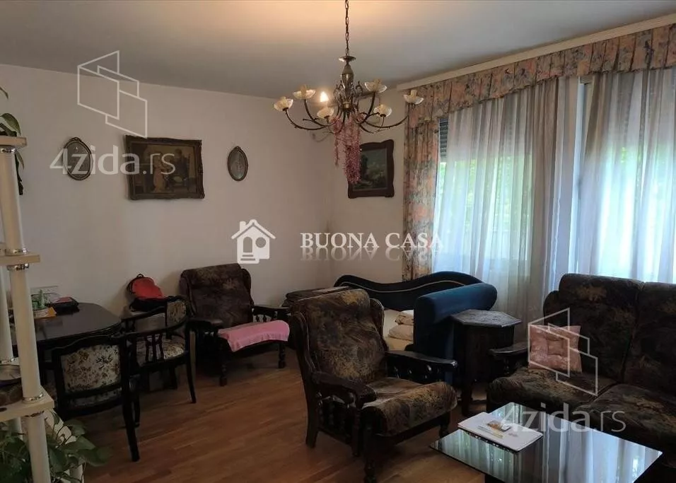 Troiposoban stan | 4zida