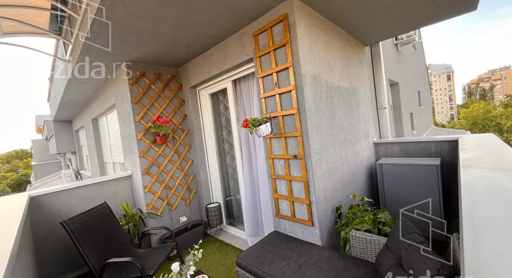 Petosoban stan | 4zida