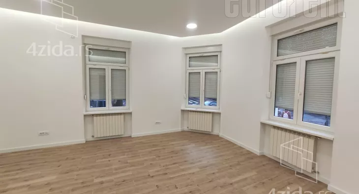 Četvoroiposoban stan | 4zida