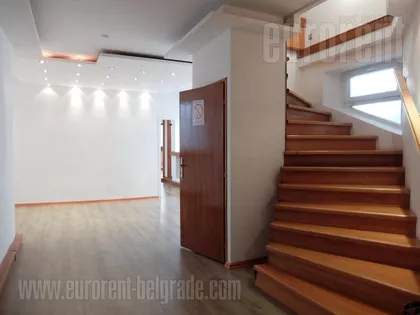 KNEZ MIHAILOVA | 4zida.rs