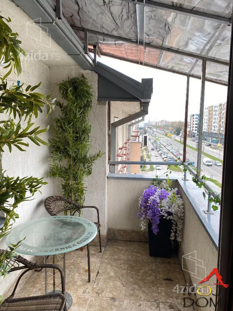 Petosoban stan | 4zida