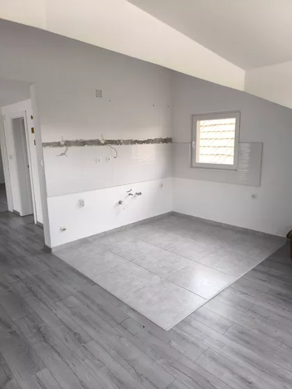 Inđijska | 4zida.rs