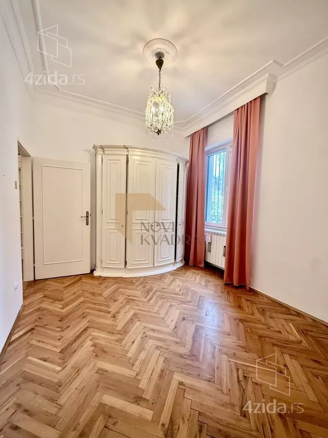Šestosoban stan | 4zida