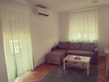 Radnička 21A | 4zida.rs