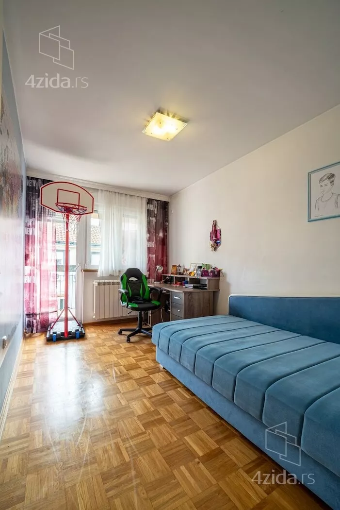 Petosoban stan | 4zida