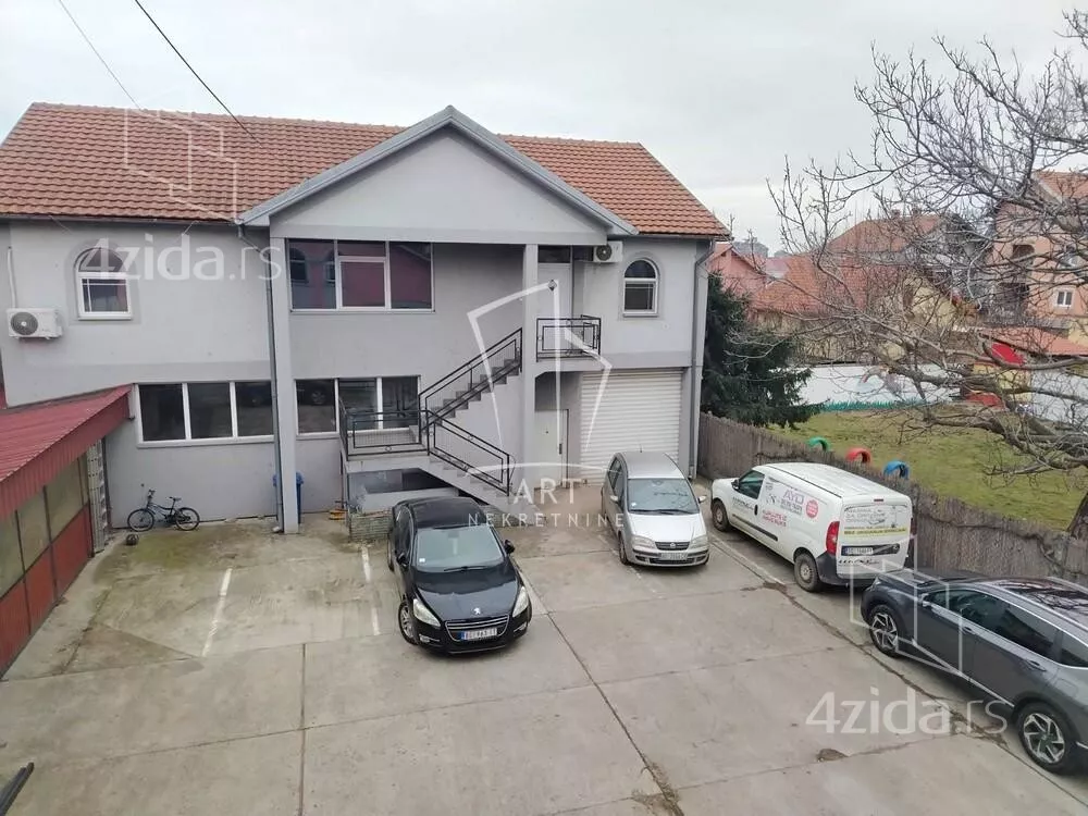 Poslovni prostor | 4zida