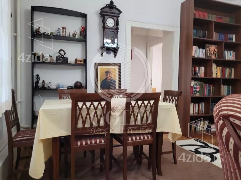 Četvoroiposoban stan | 4zida