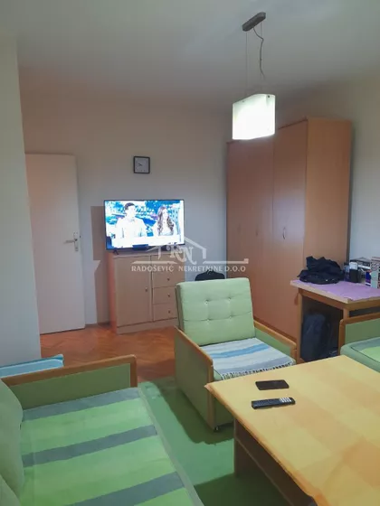 Darinke Radović | 4zida.rs