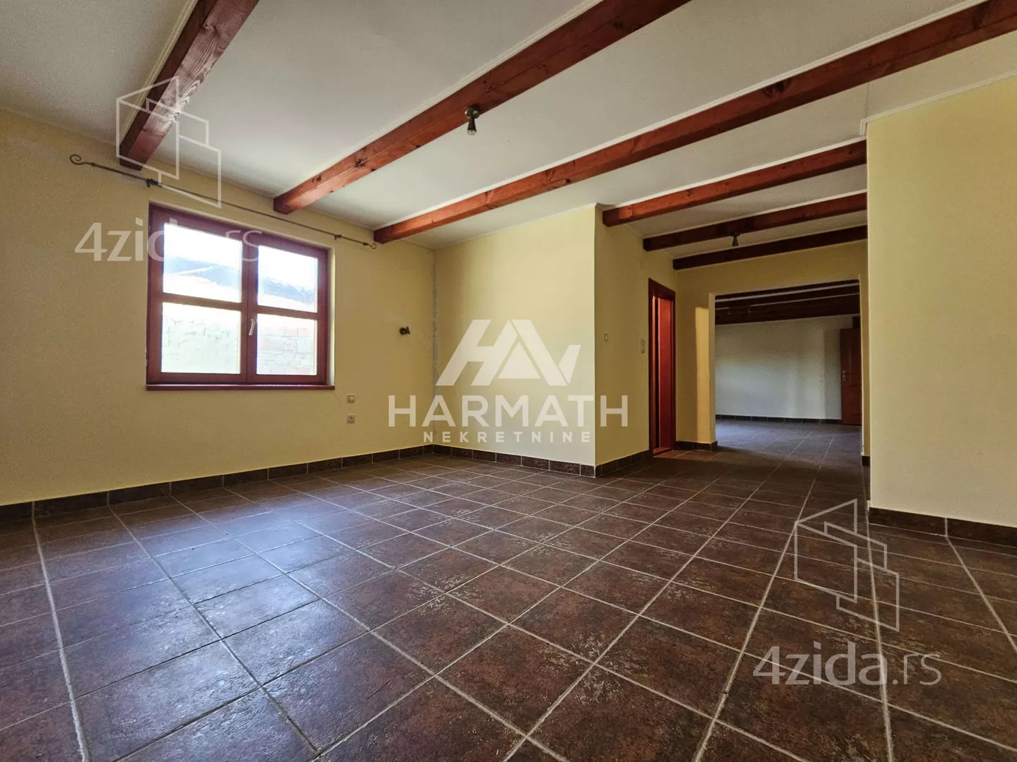 Poslovna zgrada | 4zida