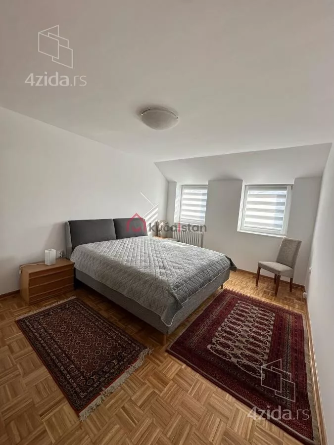 Petosoban stan | 4zida