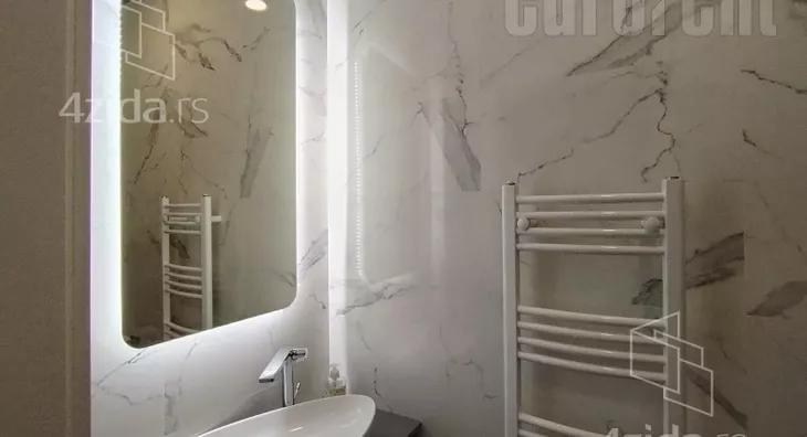 Šestosoban stan | 4zida