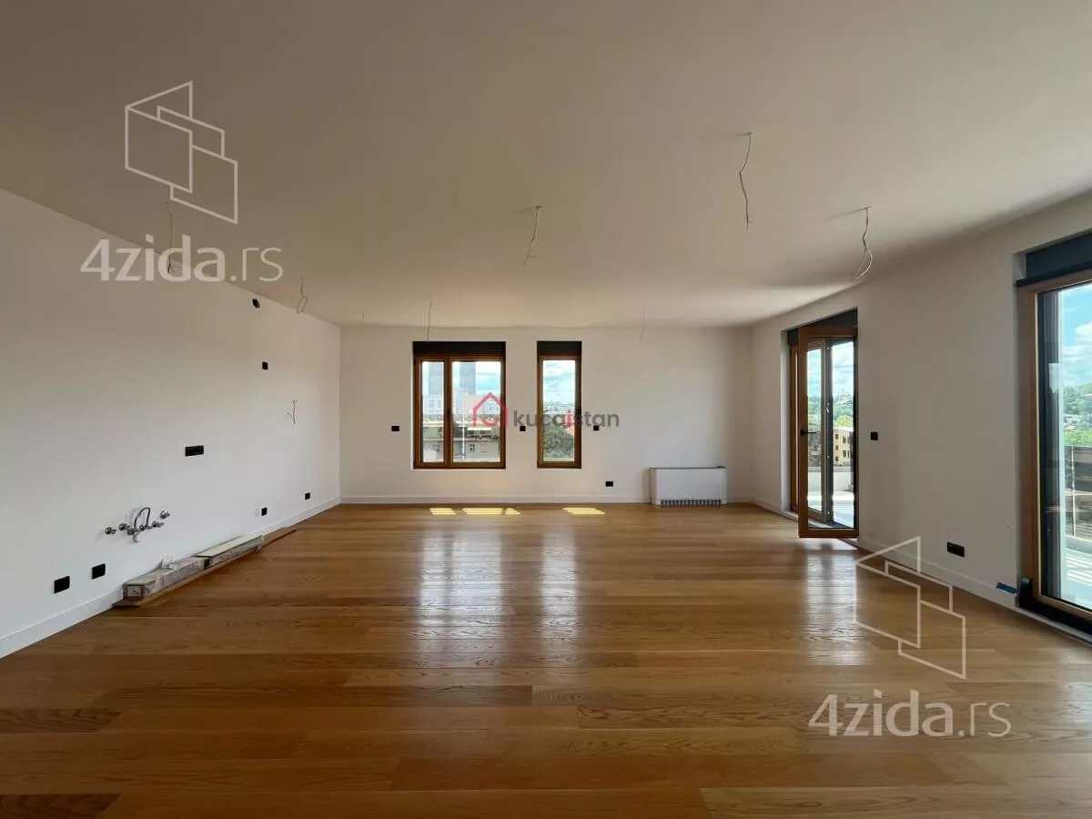 Šestosoban stan | 4zida