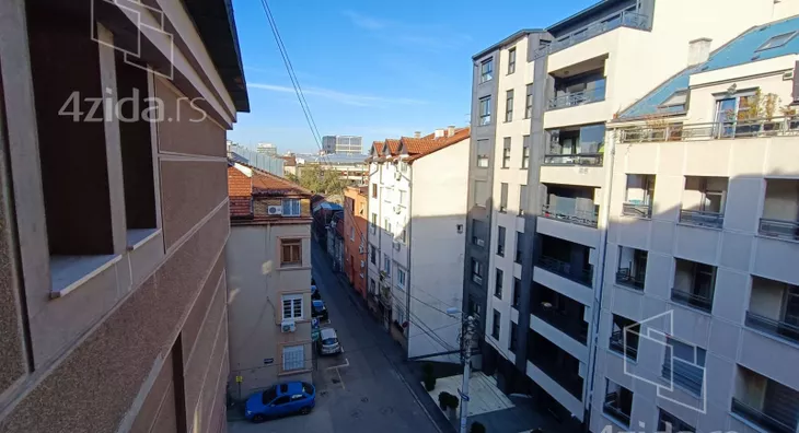 Četvoroiposoban stan | 4zida