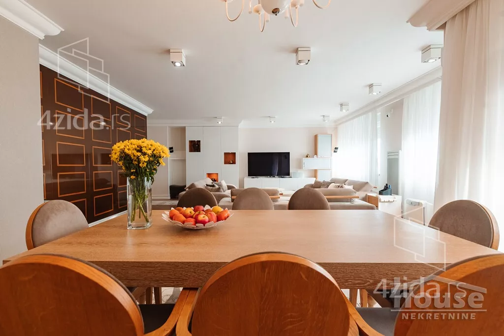 Šestosoban stan | 4zida