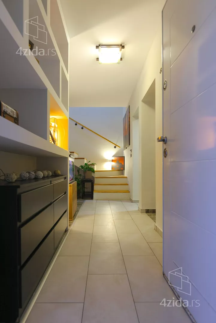 4-etažna kuća | 4zida