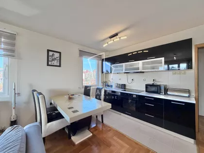 Tuzlanska | 4zida.rs