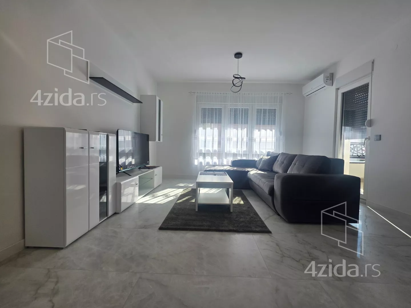 Troiposoban stan | 4zida