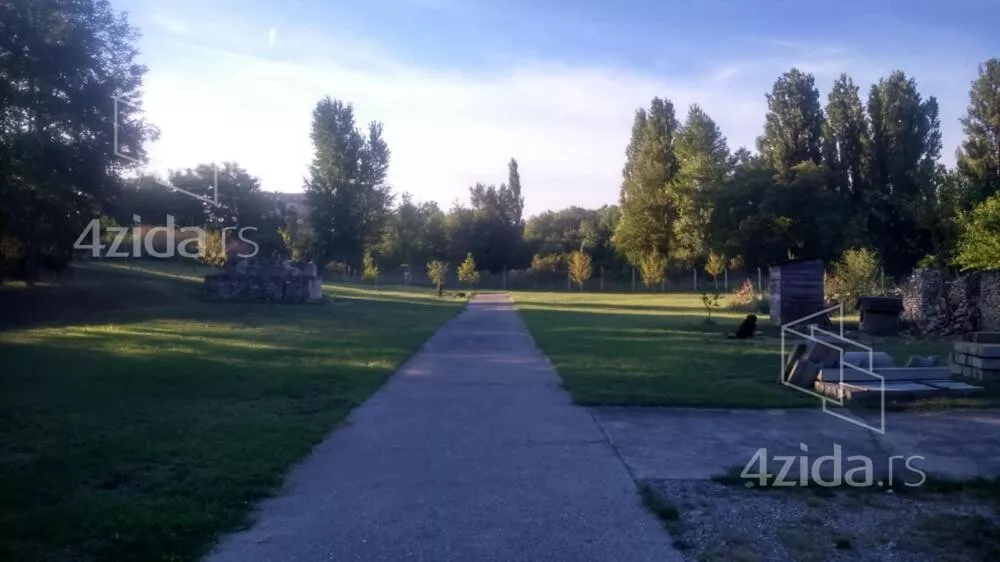 Poslovna zgrada | 4zida