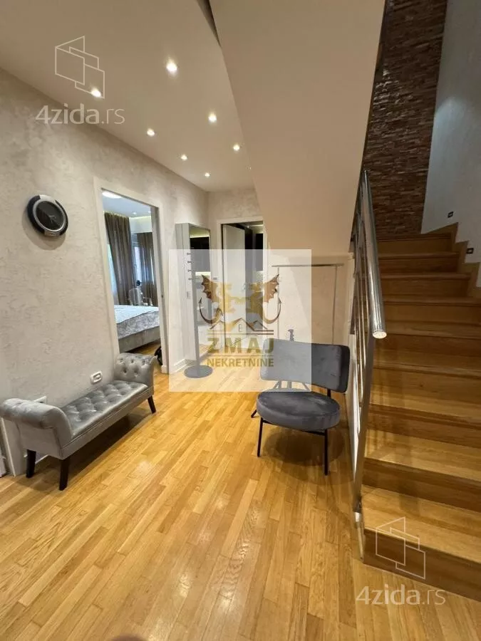 Sedmosoban stan | 4zida