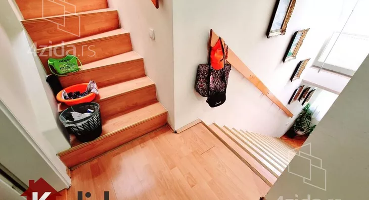 Šestosoban stan | 4zida