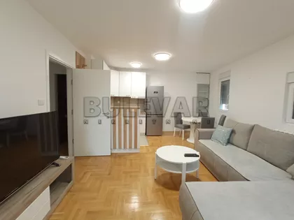 Prvomajska | 4zida.rs