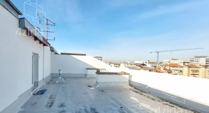 Šestosoban stan | 4zida