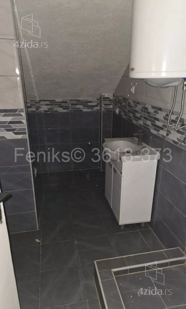 Četvoroiposoban stan | 4zida