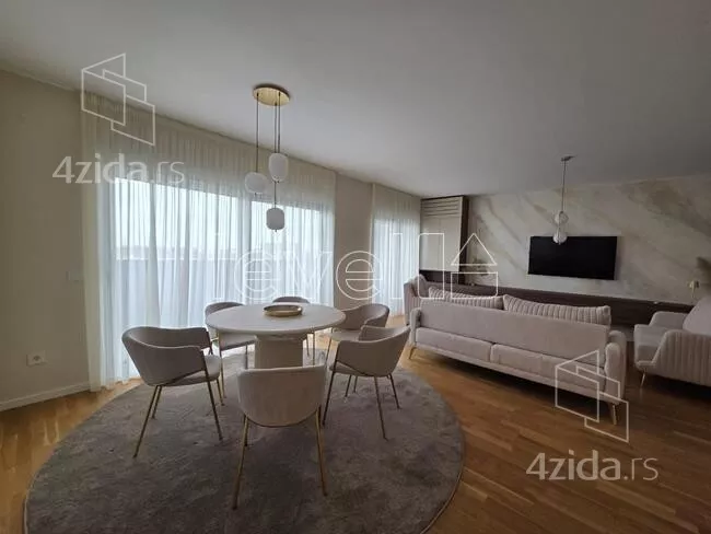 Petosoban stan | 4zida