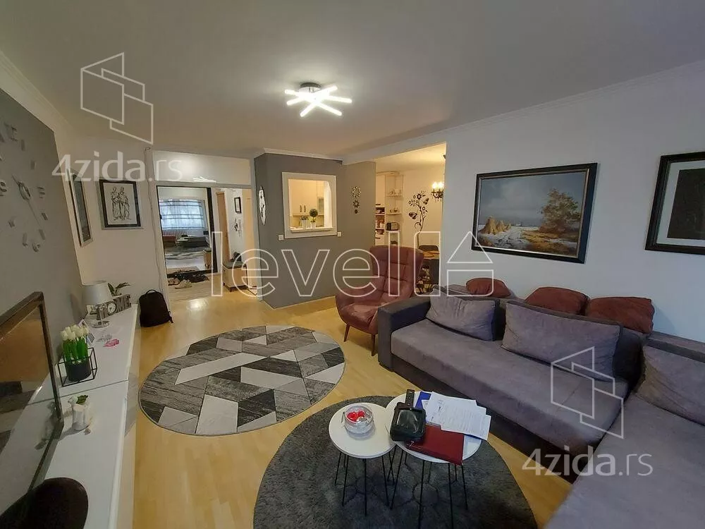 Troiposoban stan | 4zida