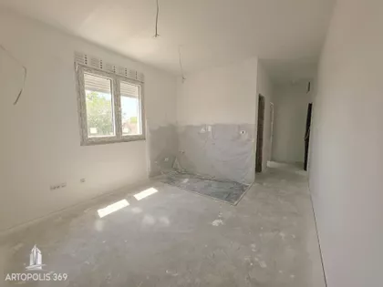 Surčin (mesto) | 4zida.rs