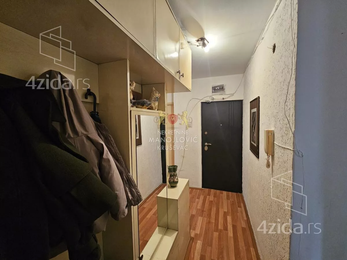 Troiposoban stan | 4zida