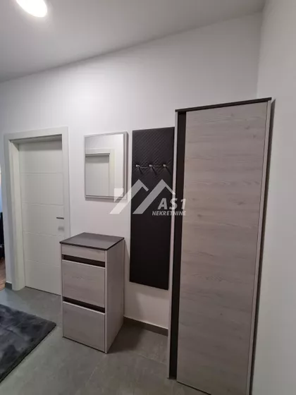 Aranj Janoša | 4zida.rs