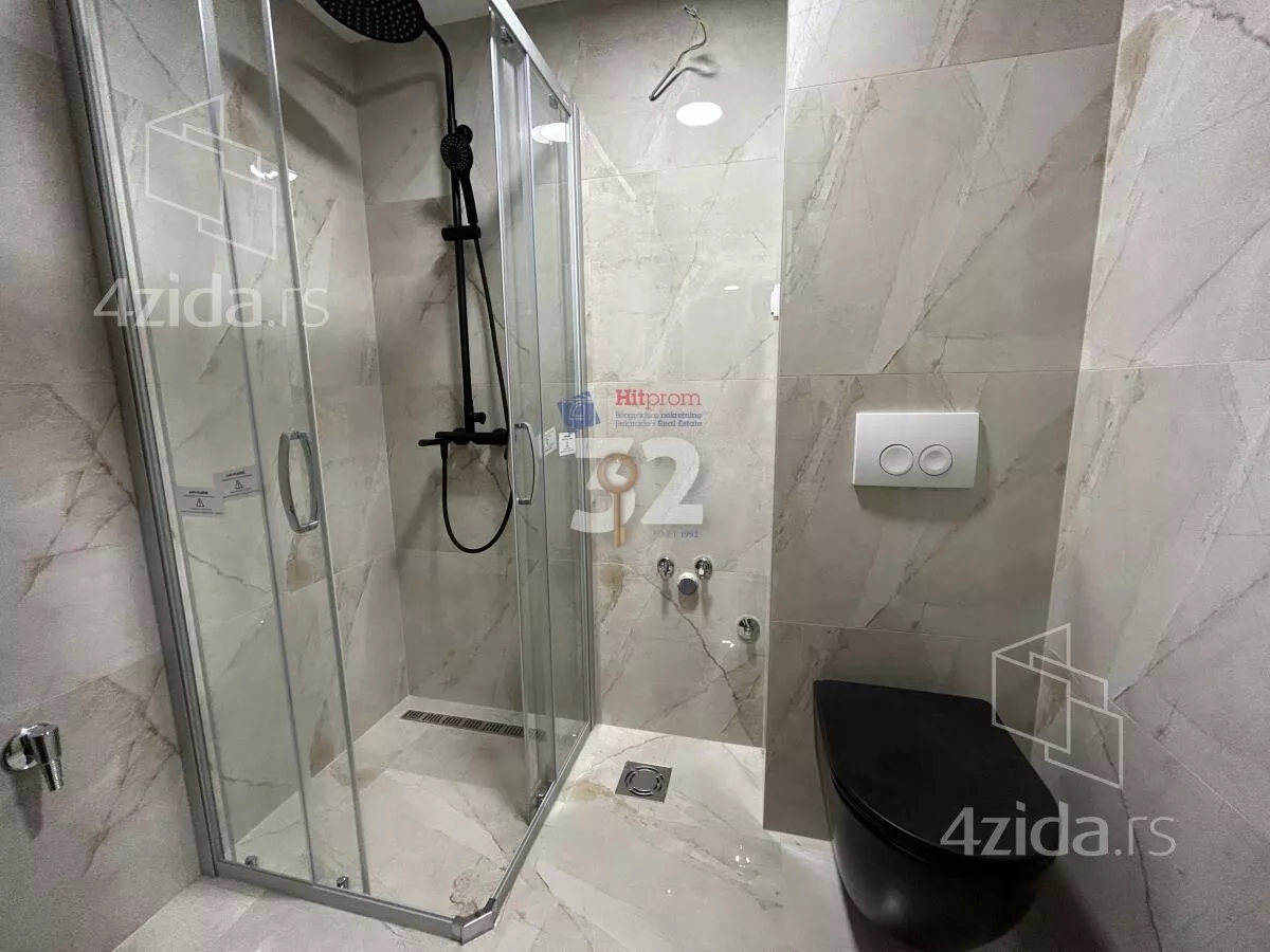 Četvoroiposoban stan | 4zida