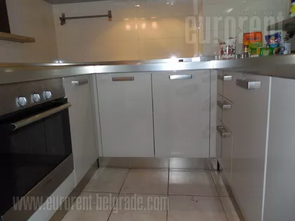 CRVENI KRST | 4zida.rs