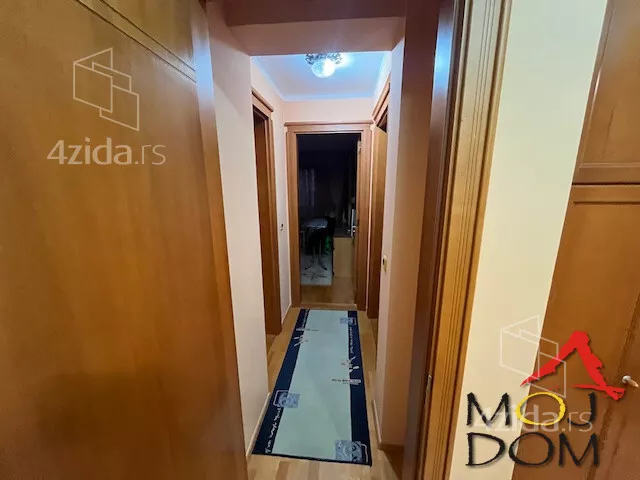 Petosoban stan | 4zida