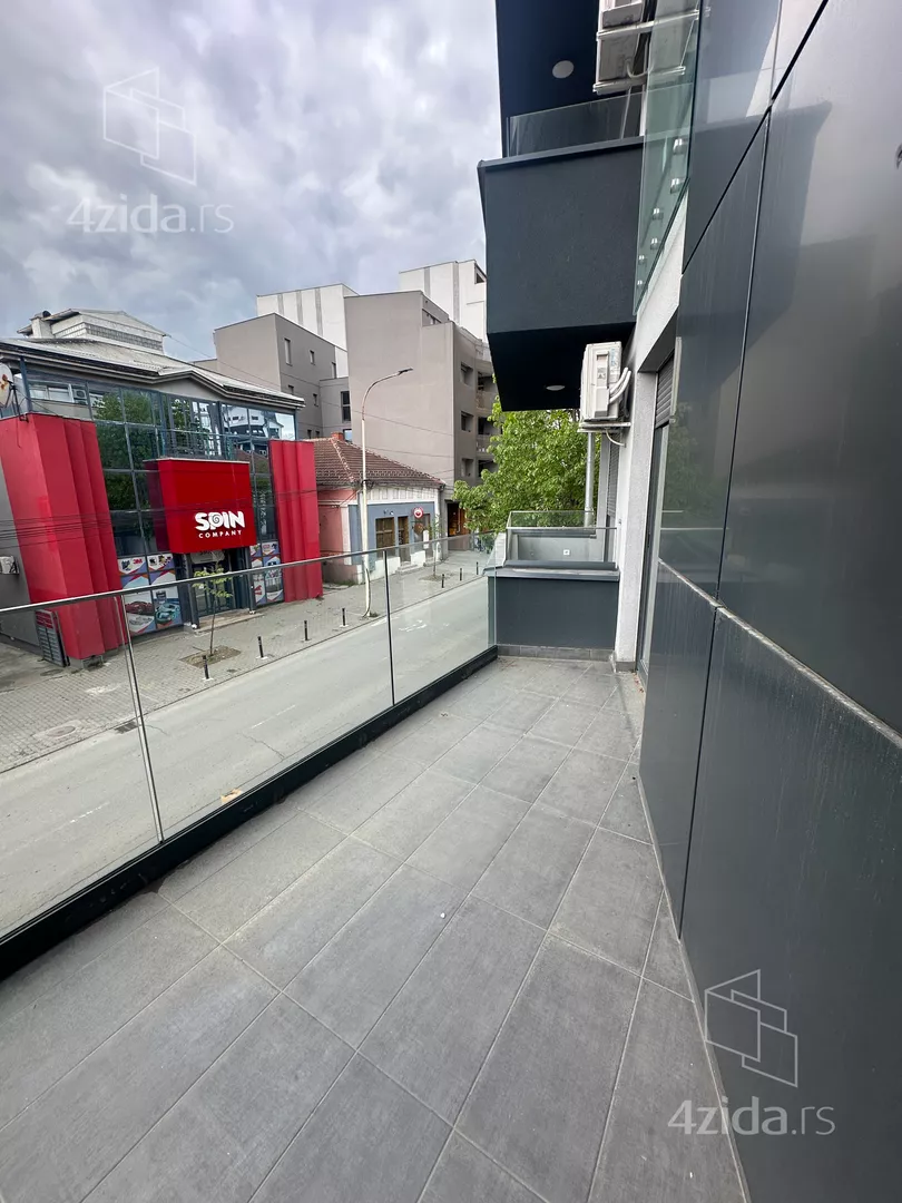 Četvoroiposoban stan | 4zida