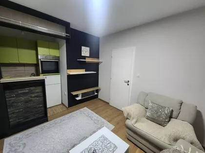 Zore Tomašević | 4zida.rs