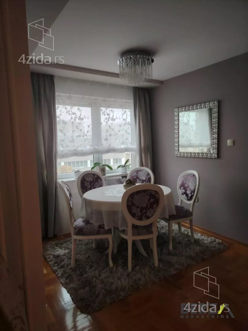 Troiposoban stan | 4zida