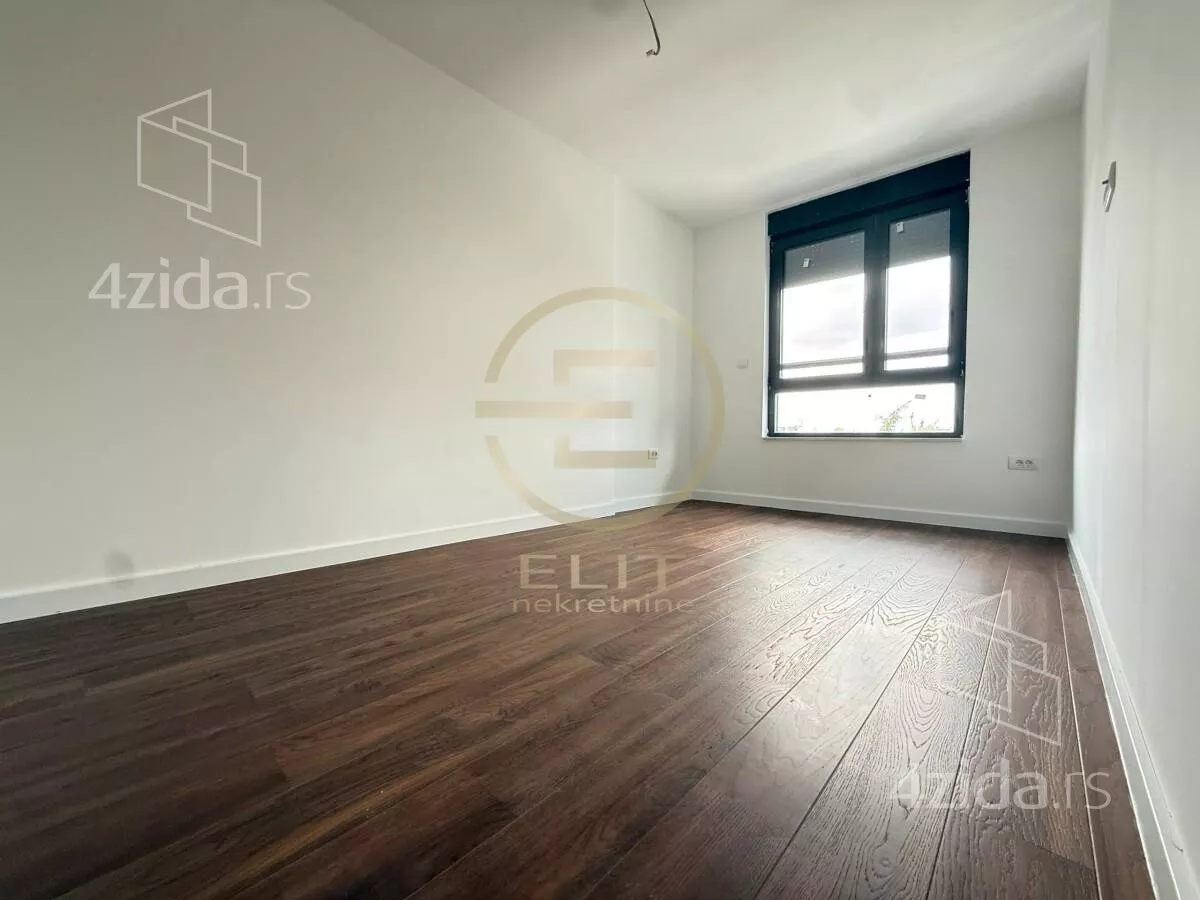 Šestosoban stan | 4zida