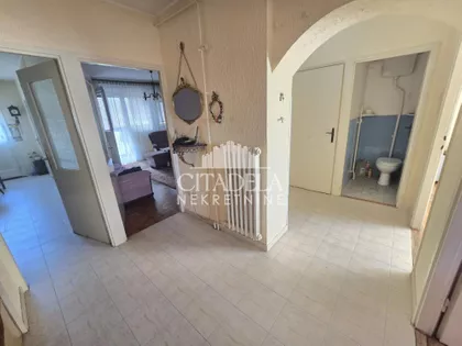 Karađorđev Trg | 4zida.rs