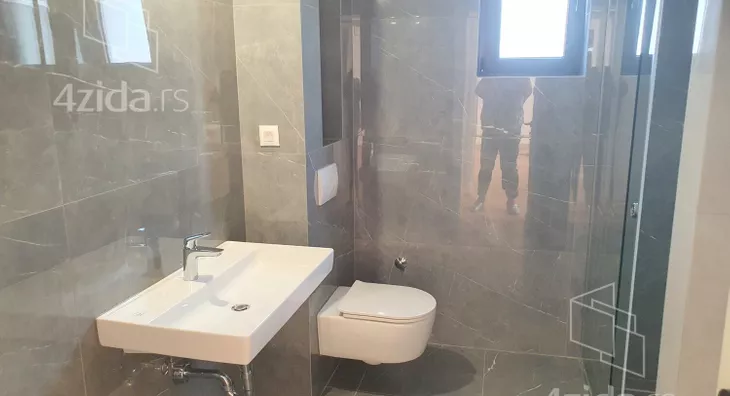 Petosoban stan | 4zida