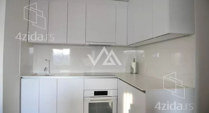 Šestosoban stan | 4zida