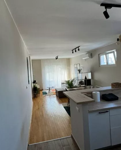 Autokomanda | 4zida.rs