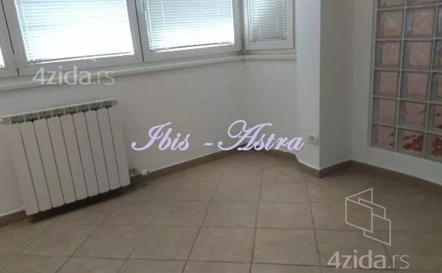 Šestosoban stan | 4zida