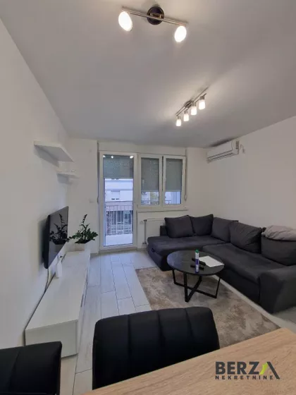 Bulevar Patrijarha Pavla (Somborski Bulevar) | 4zida.rs