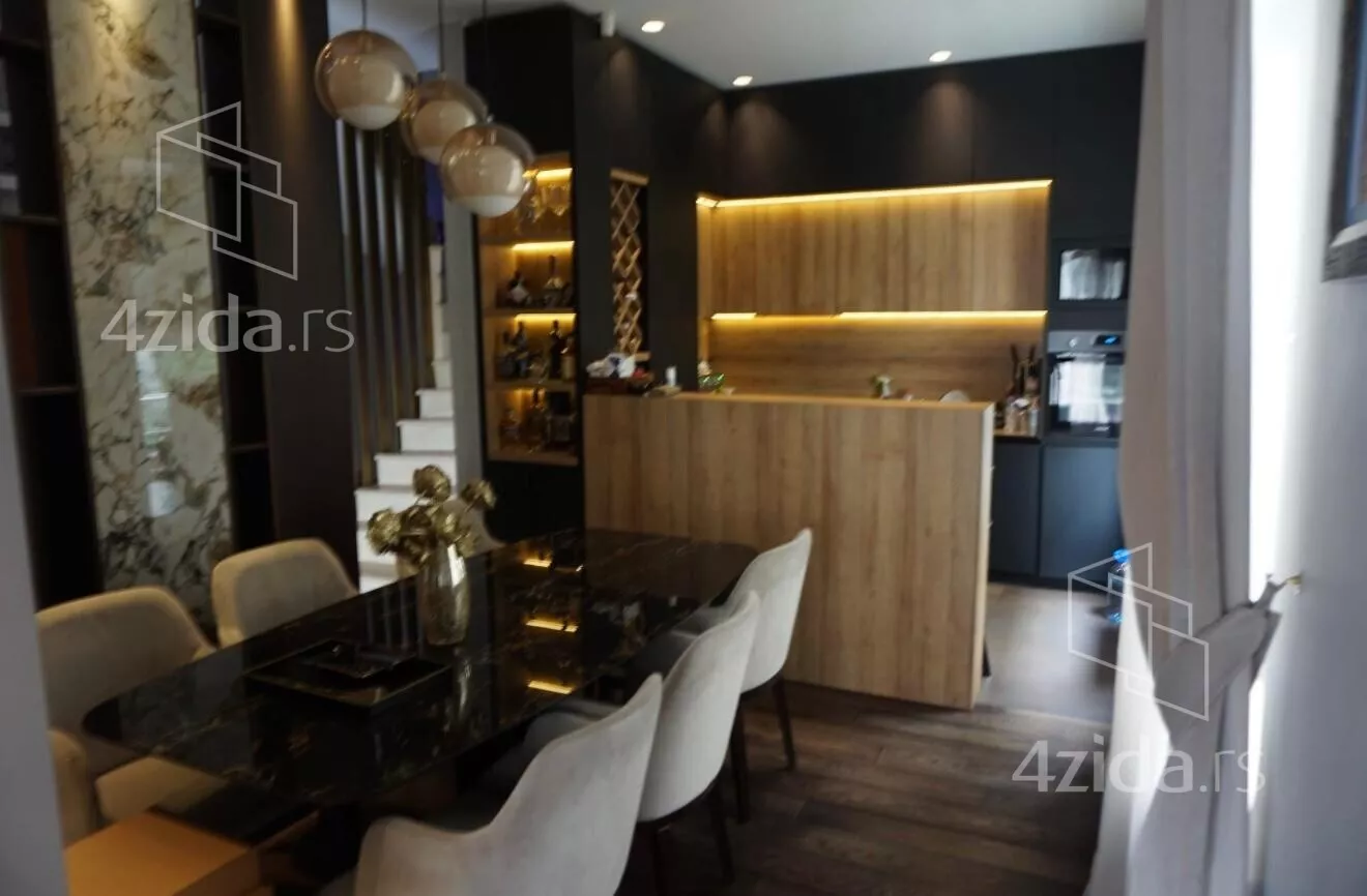 Petosoban stan | 4zida