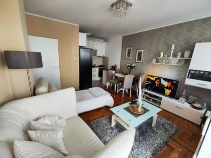 Devet Jugovića 2a | 4zida.rs